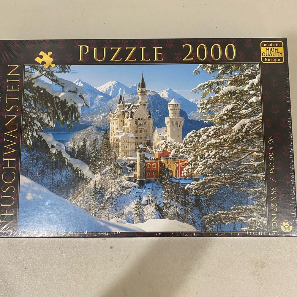 2000 Piece Jigsaw Puzzle of Neuschwanstein Castle in Winter in Germany